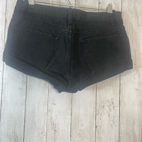 Amuse Society Crossroads Button Fly Cuffed Distressed Shorts 26 - Picture 2 of 8